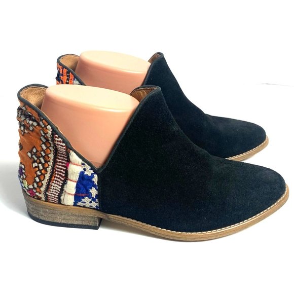 Howsty Shoes - Anthropologie Howsty Leyla Floral Embroidered Black Suede Ankle Booties 37